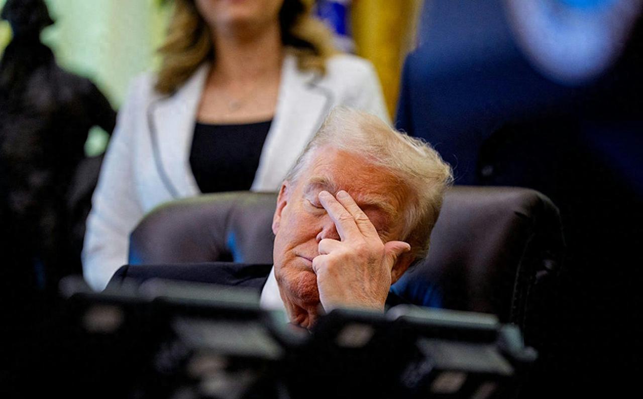 白宫"瞌睡门"炸锅！特朗普疲态尽显，美国权力中枢正面临崩盘危机！