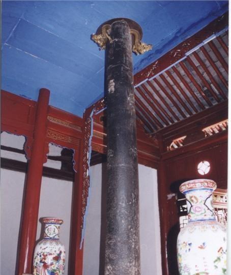 孙悟空的金箍棒竟然真的存在？云南大理的弥渡县，一座寺庙中有根“大铁柱”，重达20