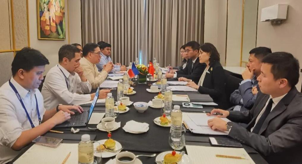 3月28日，菲律宾派人赴华谈判，要求中方助其度过能源危机！根据环球网3月28