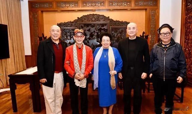 那个年代，演戏只是跳板，红了就想嫁港商、嫁老外、出国。迟重瑞娶女首富，是当时人人