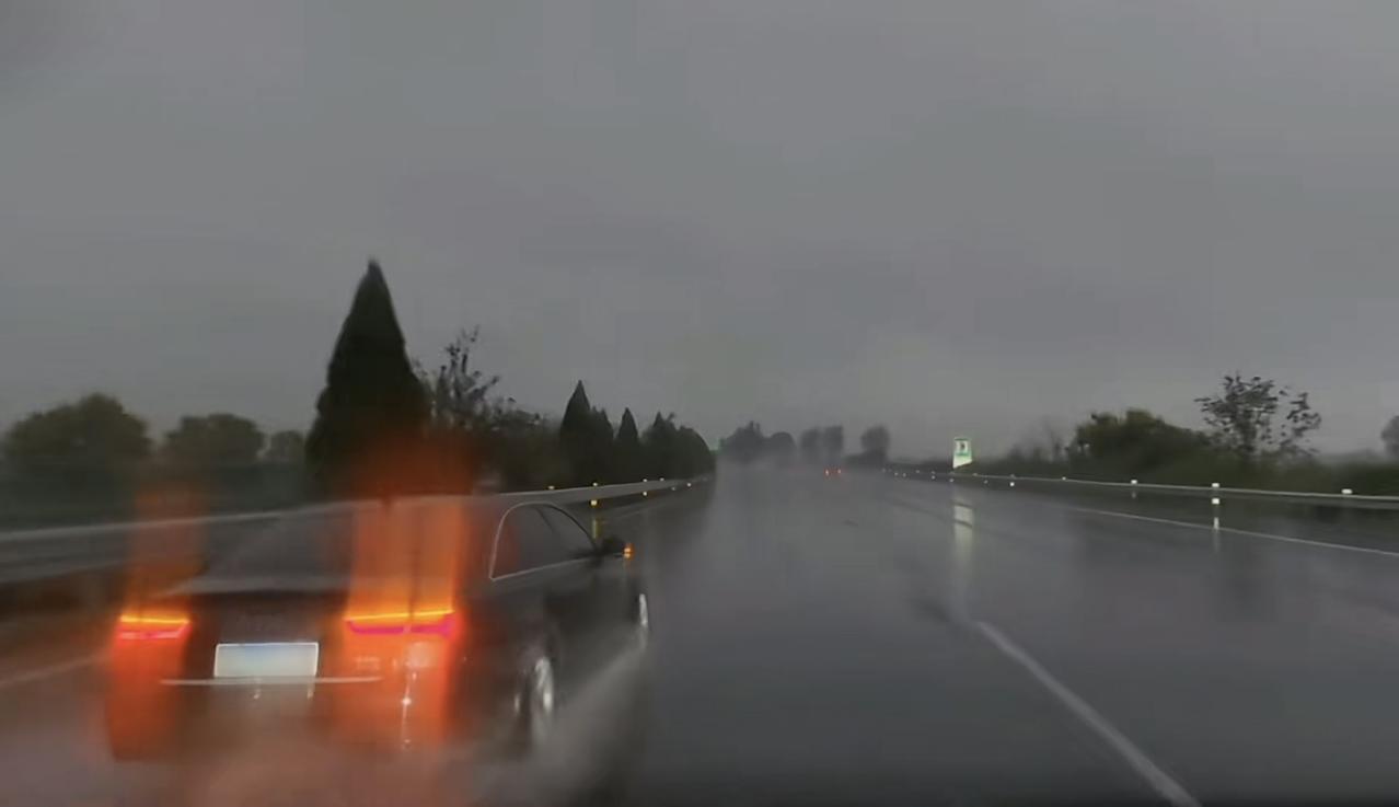 L3级智驾的深层价值,为什么安全比“放手”更重要?在谈论L3级辅助驾驶时,公众