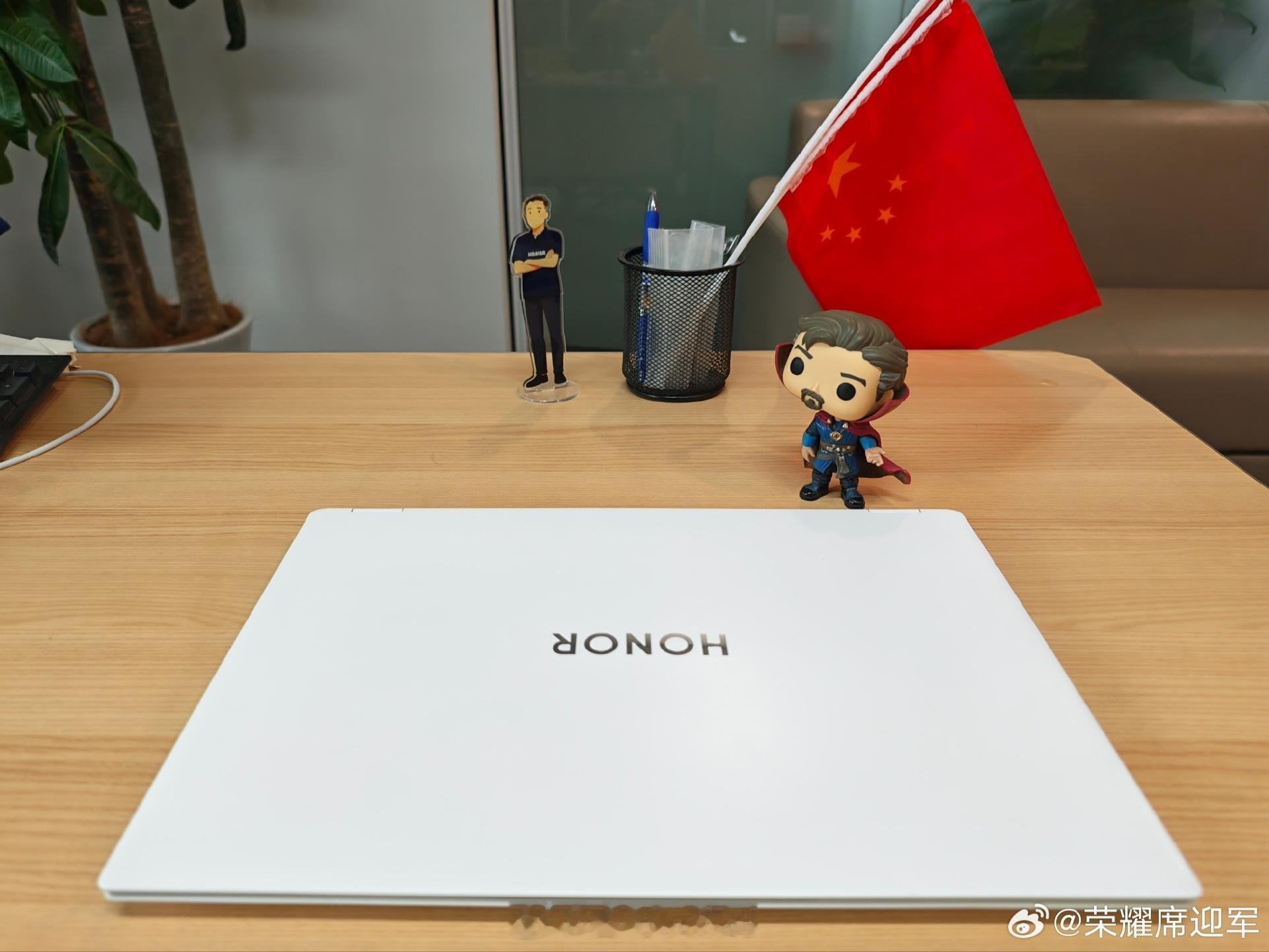 Windows11看腻了？提前给大家看一下下个月即将发布的荣耀MagicBoo