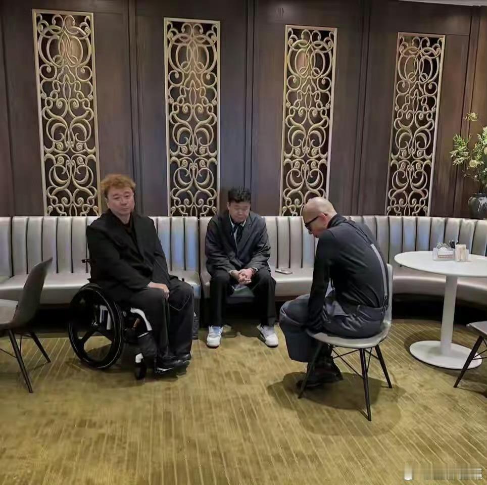 具俊晔在休息室崩溃痛哭2026年2月3日，在已故妻子大S（徐熙媛）逝世周年纪念雕