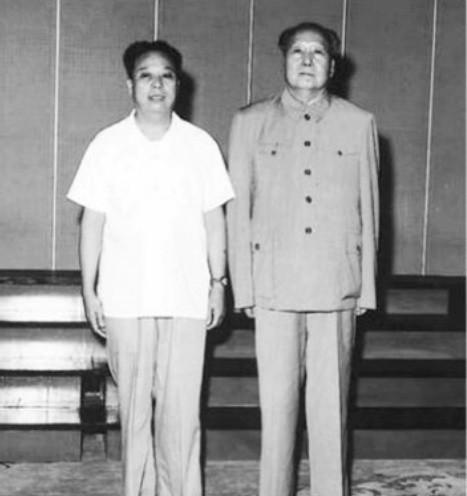 张耀祠逝世，上千人前来悼念，钱嗣杰长叹：毛主席身边的人又少了【2010年10月