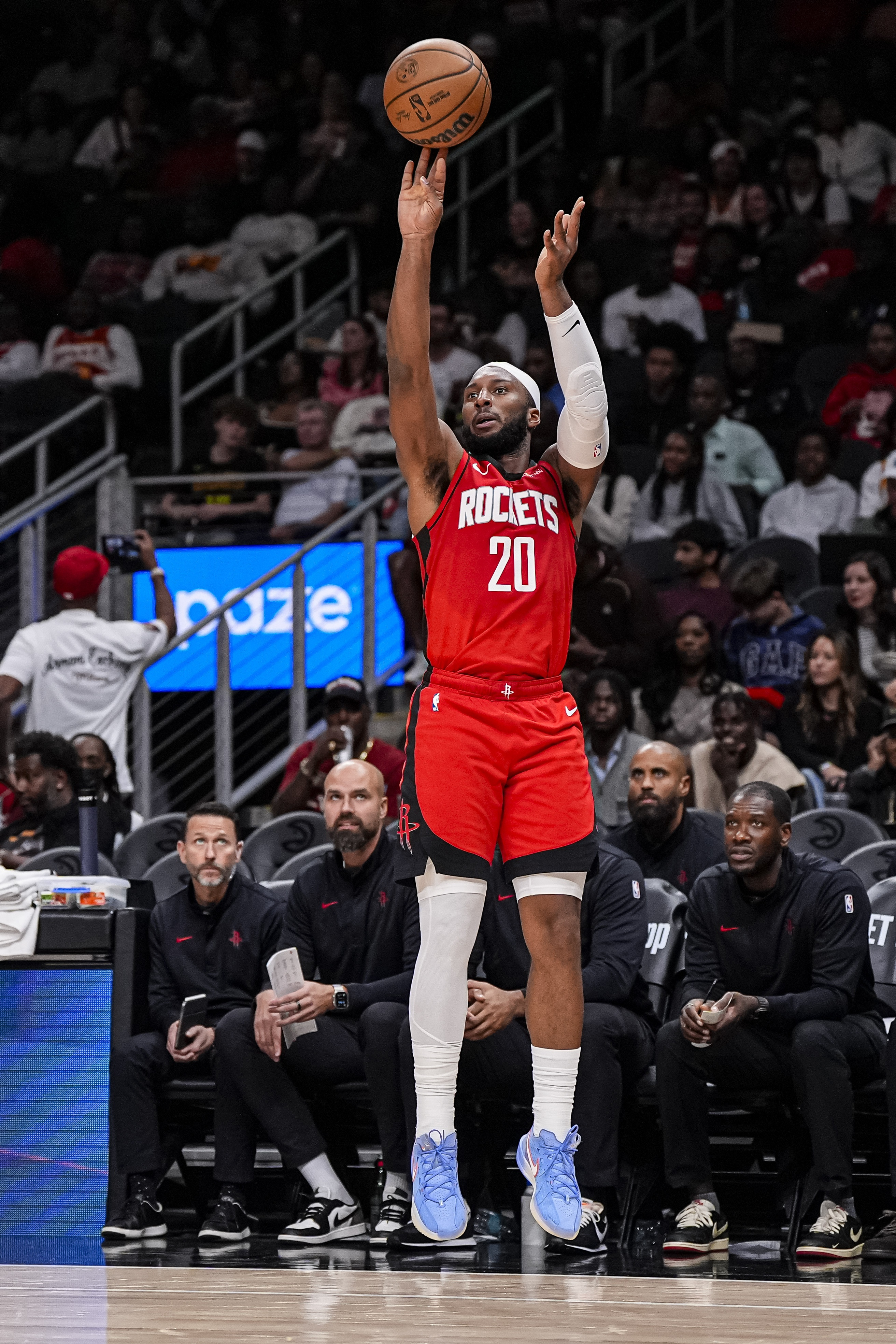 火箭大胜国王队，火箭队的奥科吉再次首发！本赛季奥科吉首发的时候，火箭队仅输给过马