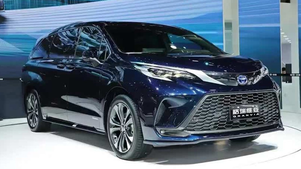 30万预算省油MPV推荐：丰田赛那vs格瑞维亚，谁更务实可靠？