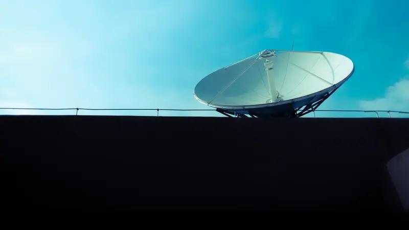 卫星多了还真可能影响地球。从太空环境看，卫星数量增加，太空垃圾也会增多。据统计，