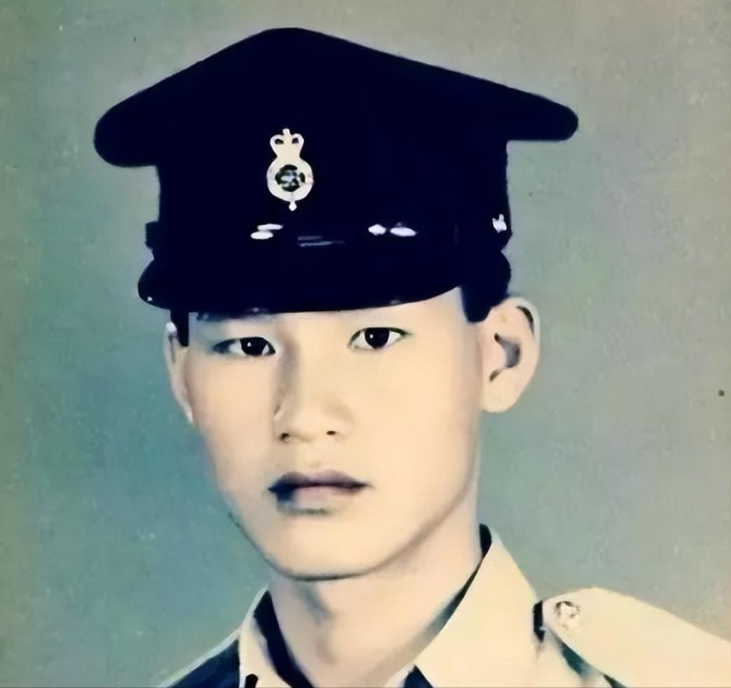 1990年，陈惠敏给李国豪250w片酬，但是李国豪说：“我不是中国人。”陈惠敏大