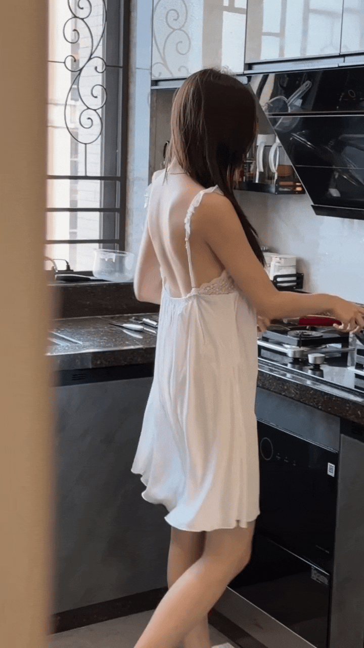 谁家好命哥这么幸福啊，找了这么一位漂亮又贤惠的媳妇！