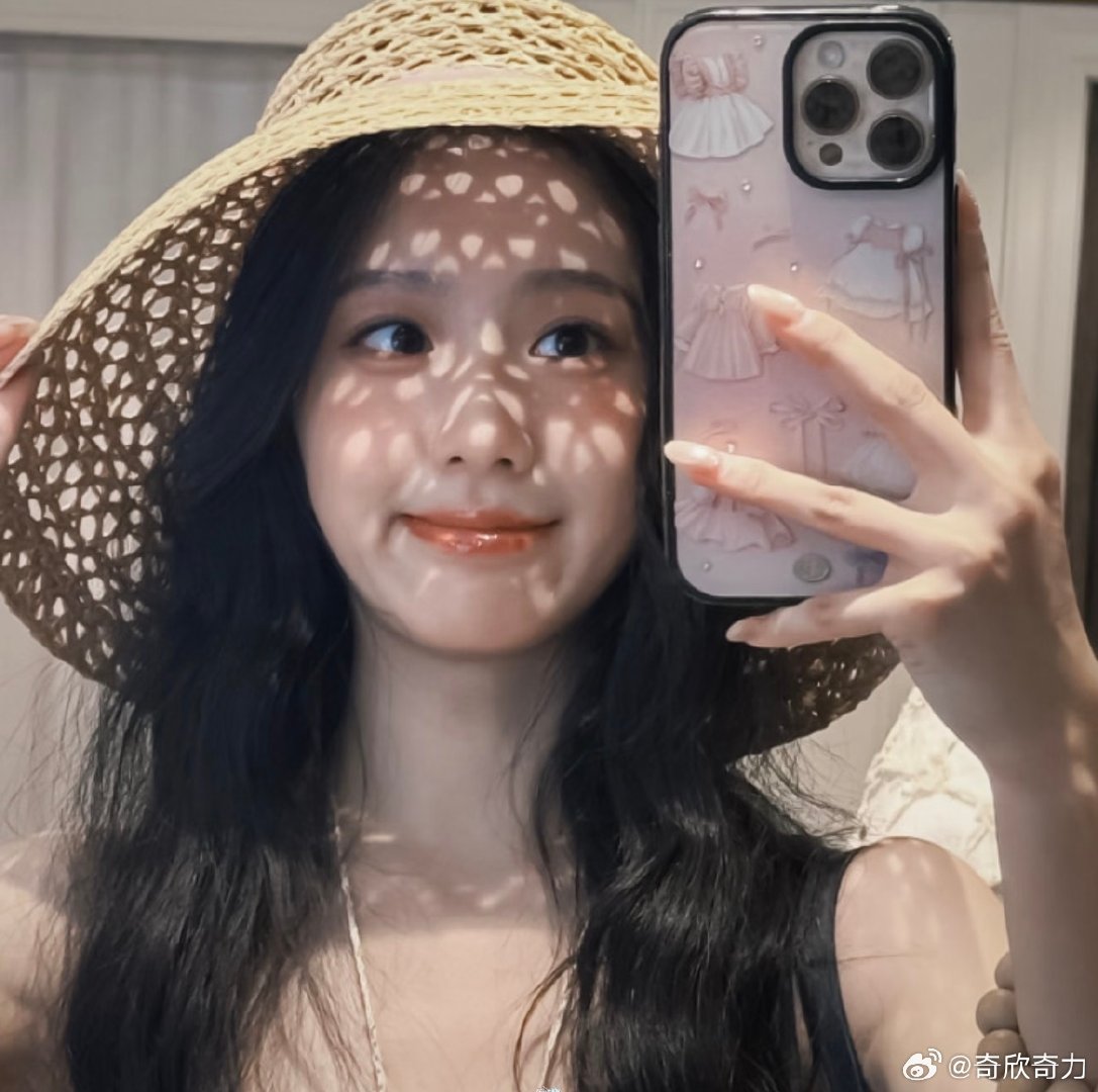 #包上恩##包上恩#谁懂啊？这张真的在我的相册里呆了好久就是感觉宝宝就在我面前的感觉#包上恩#​