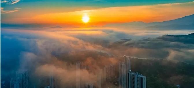 中国硬碰硬与美国较量后，让俄罗斯赞叹，普京把中国比作太阳，他表示：“美国通过种种