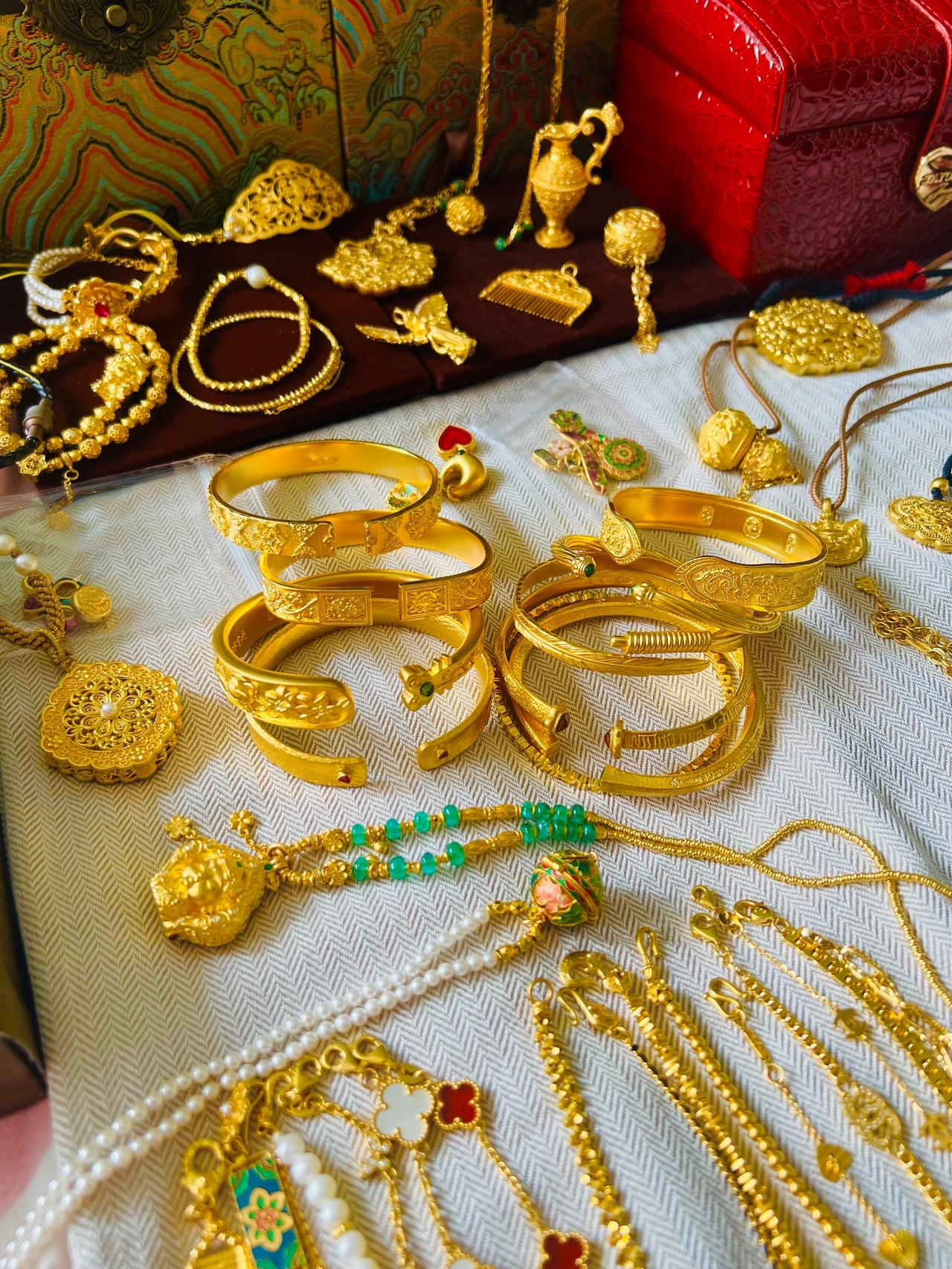 黄金彻底炸锅！2026年4月19日金价剧烈震荡，手里有贵金属的朋友千万别慌！