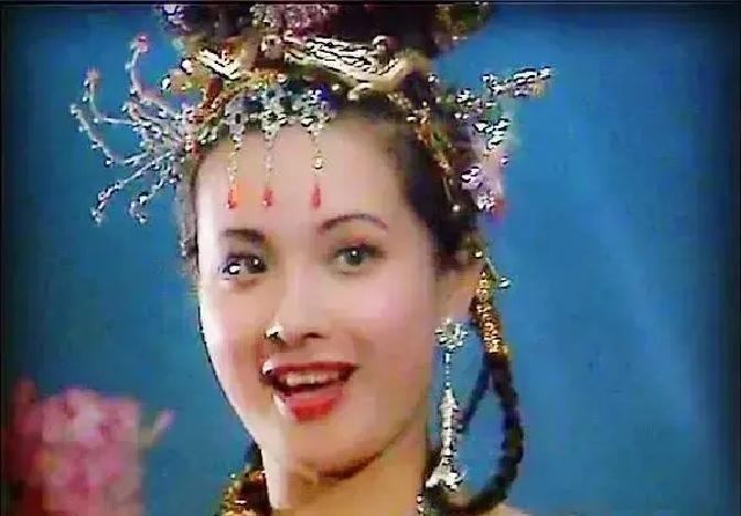 直到今天我才看懂，为什么《西游记》满屏美女，却输给了《红楼梦》。真相很残酷：