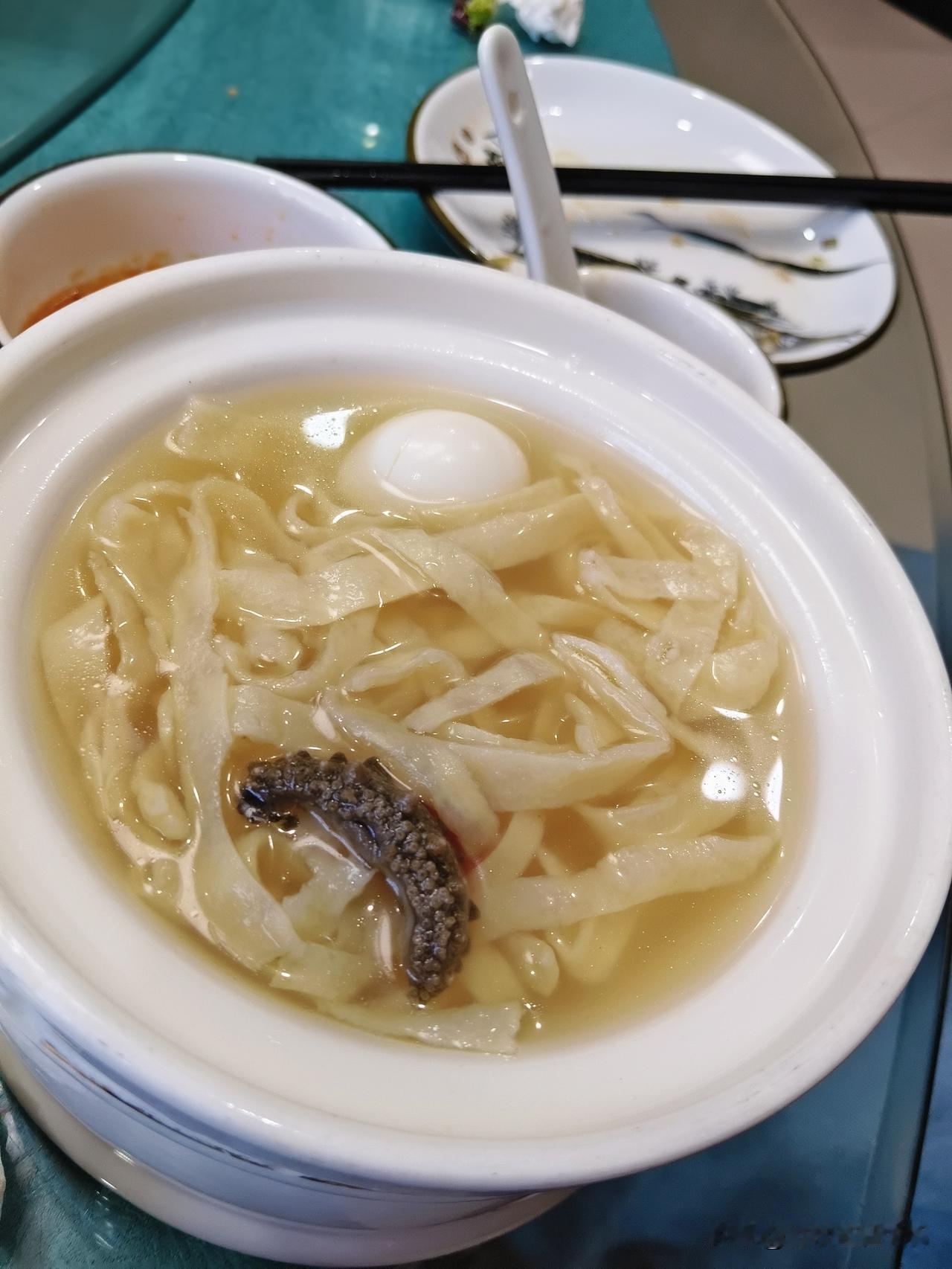 这18一碗的捶鸡面，吃的就是一个，没吃过。今天去临清，中午去当地有名的伊林居