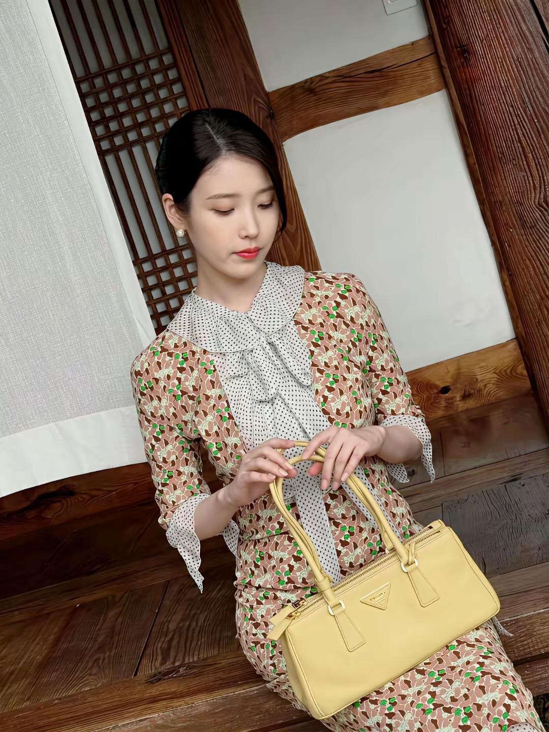 IU李知恩就是，非常的耐看。女生如何穿搭看起来时尚更有品味呢女生怎么穿搭会看上