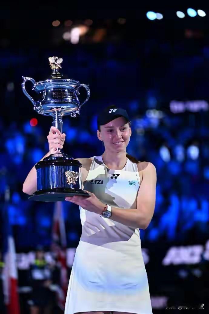 我去！莱巴金娜赢下总决赛、澳网两冠，奖金高达5648万元。而乒乓球收入最高的