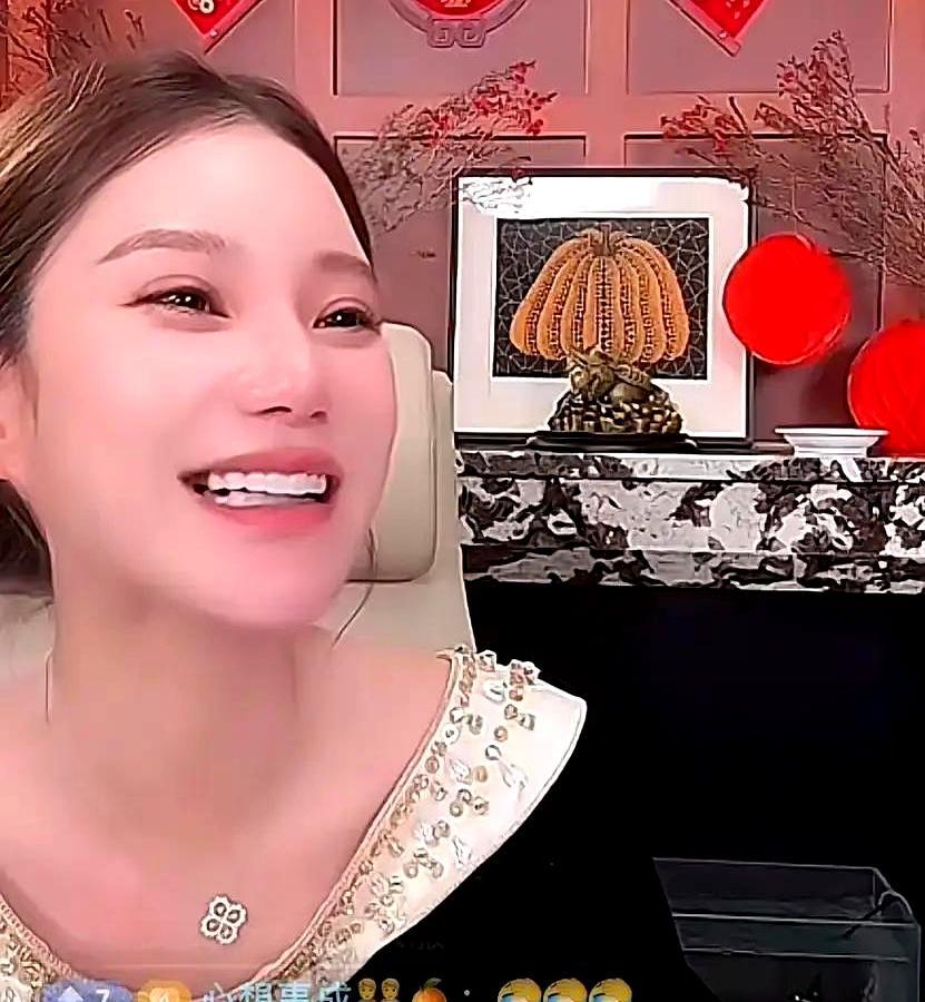 直播里一句“让哥哥揍弟弟”炸屏九岁男孩被亲爸点名打未出生弟弟，弹幕瞬间刷爆