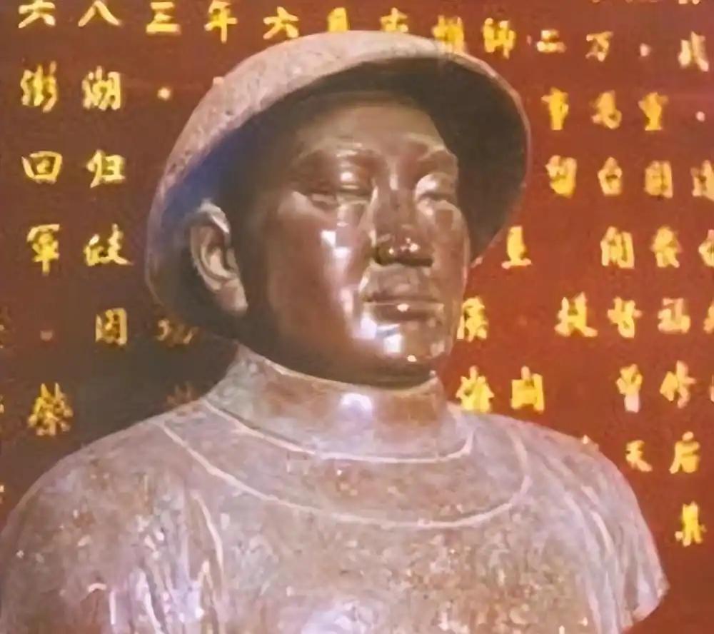 施琅：收复台湾的大功臣，怎么就变成了台湾最大的包租公？1683年，施琅率清军