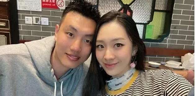 致敬！翟晓川官宣退役，结束14年传奇生涯！曾主动放弃顶薪，薪水曝光引热议！