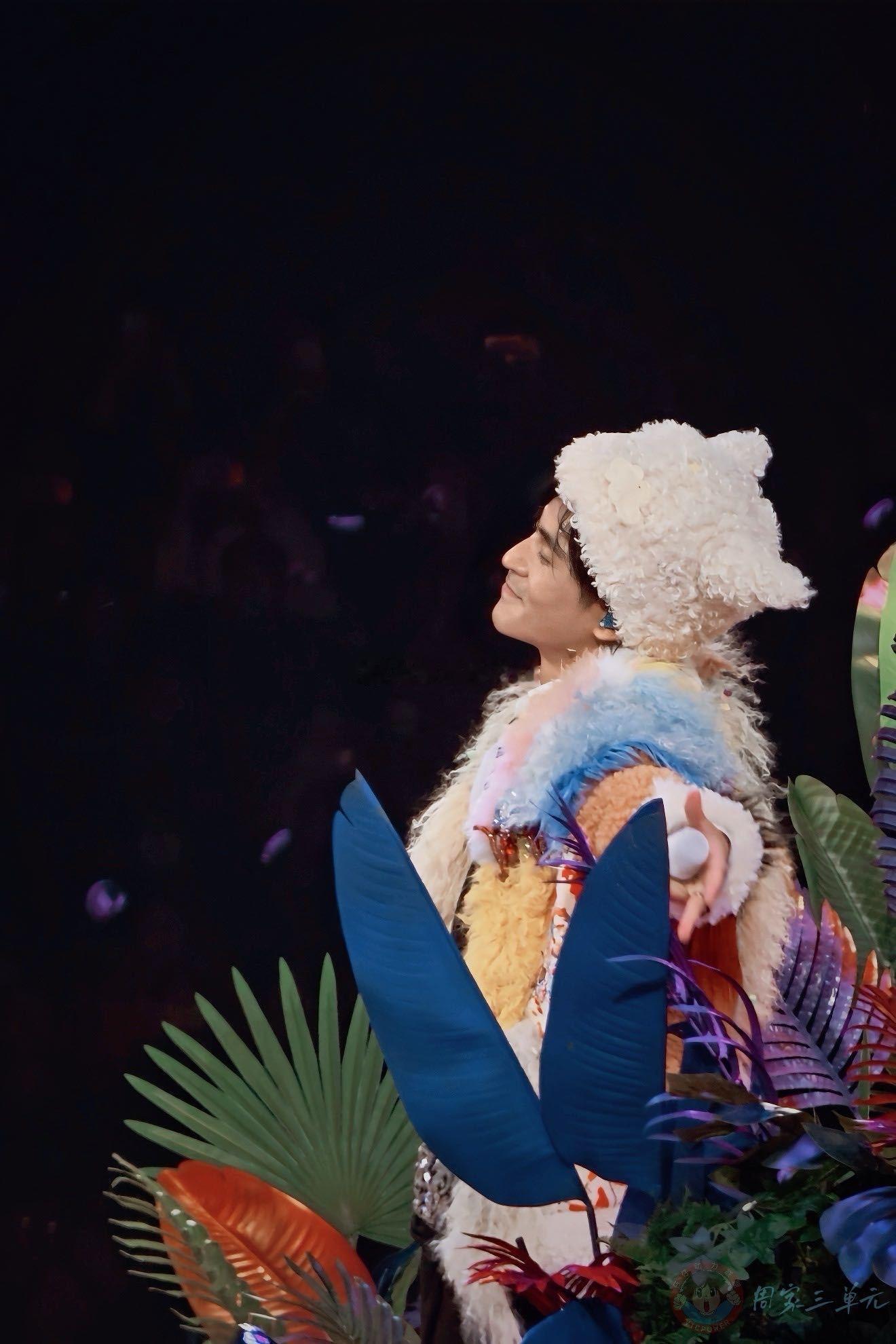 周渝民反差萌周渝民在这场舞台里的状态，让人很难相信他已经出道这么多年。动作利落