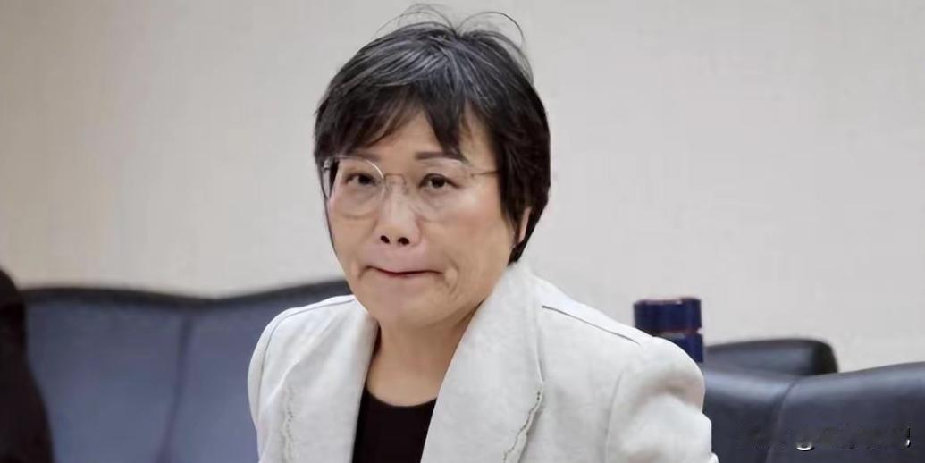 台湾地区内政部30日召开记者会，正式对外宣布，将向当地宪法法庭申请解散中华统一促