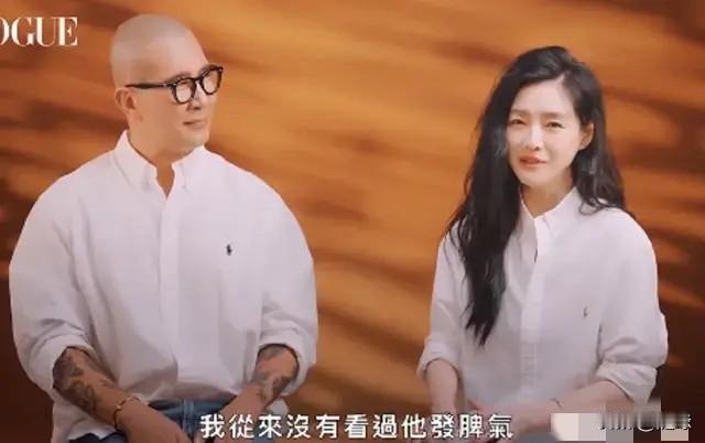 S和具俊晔刚结婚那会儿，两个人状真的很好。S说具俊晔脾气很好，从来都没有见过他发