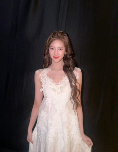 欧阳娣娣的社交状态，简直是i人的梦想模板！毫不怯场，自然融入，还能制造欢乐梗，小