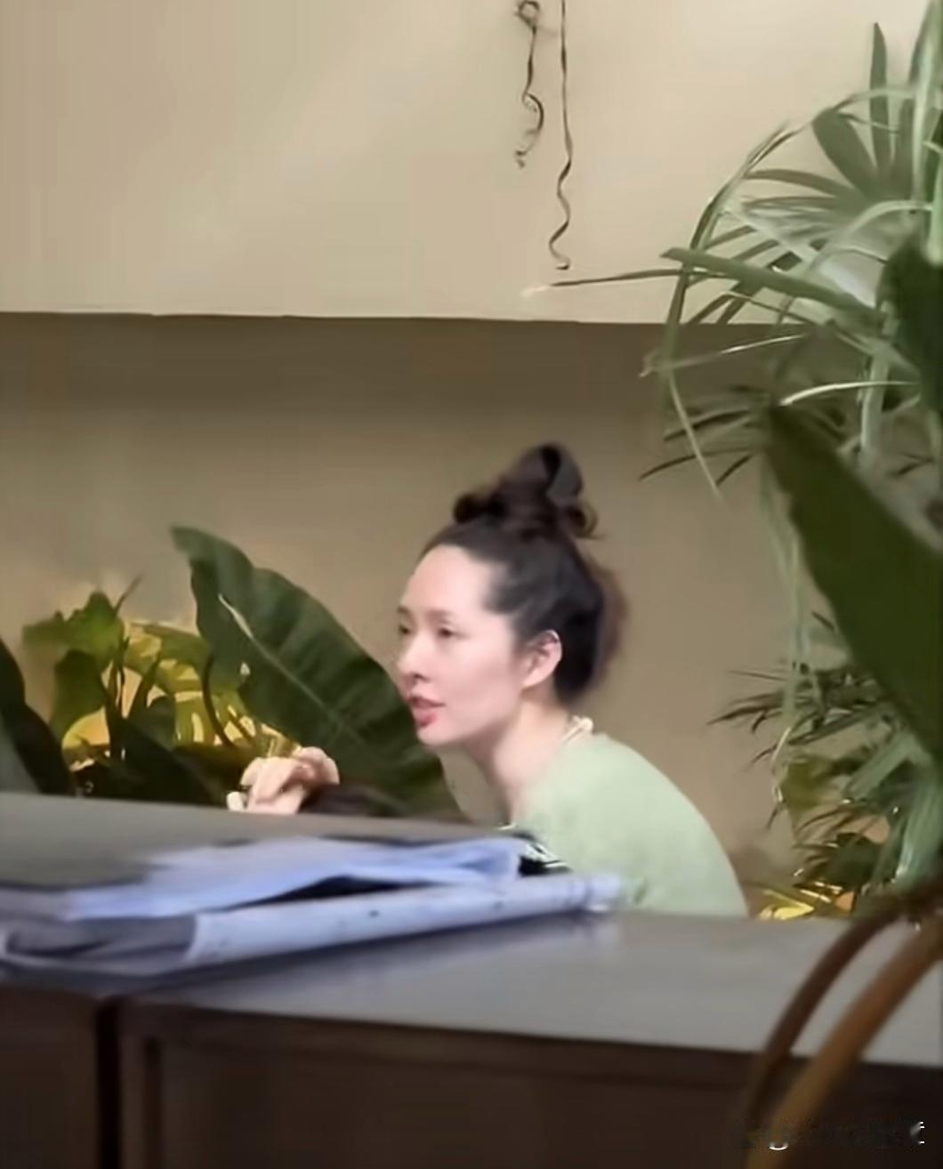 郭碧婷冲上热搜，不是因为老公向佐，也不是因为向太对她的疼爱，而是她在西双版纳被偶