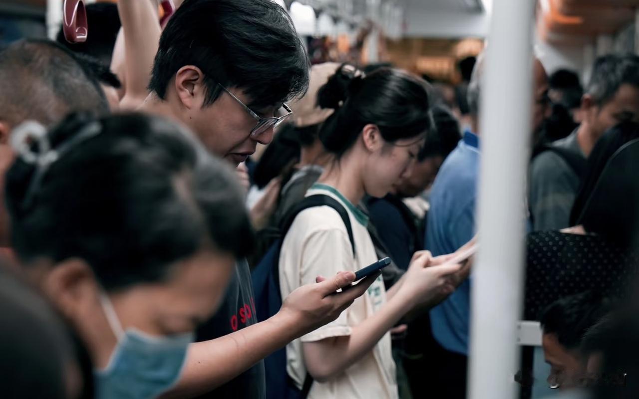 拒接电话成日常，人人怕响铃，真有事找你怎么办？最近我家楼下大爷，连快递电话都