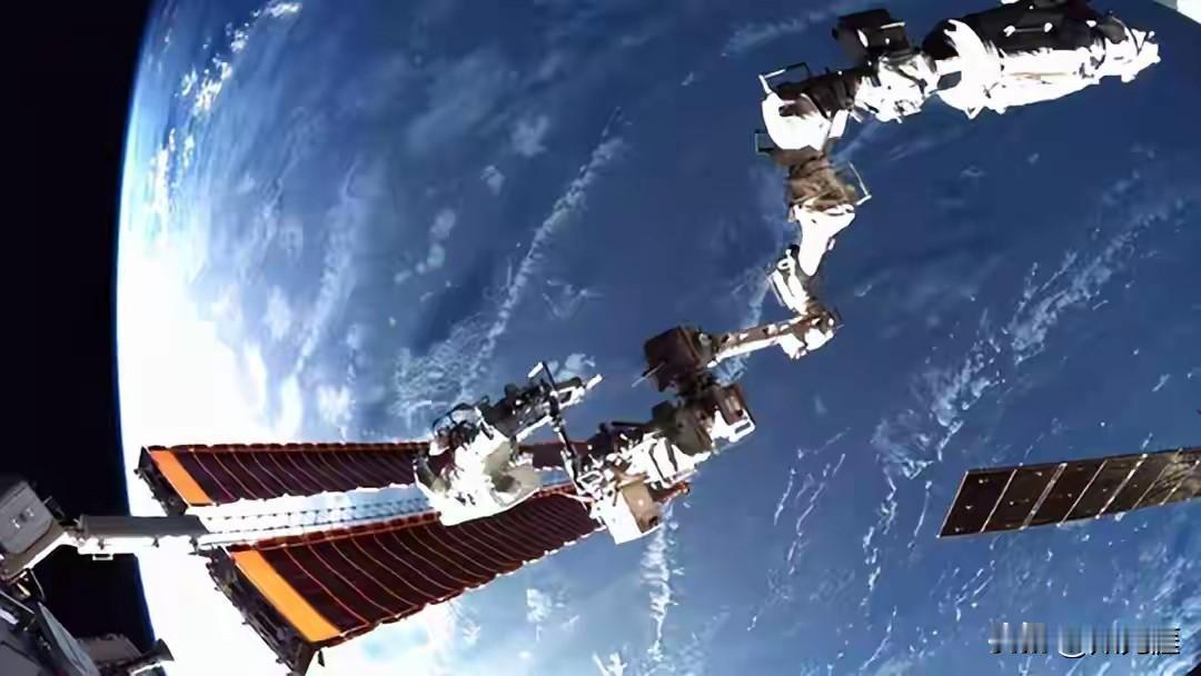 有人说，神舟二十号飞船舷窗只是出现细微裂缝，修补一下就好了，航天员坐二十号飞船返