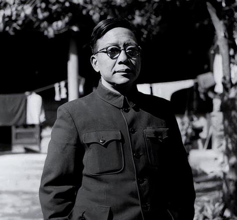 1975年，有人来到qincheng，准备让陆定一回原籍生活，每月发给200元