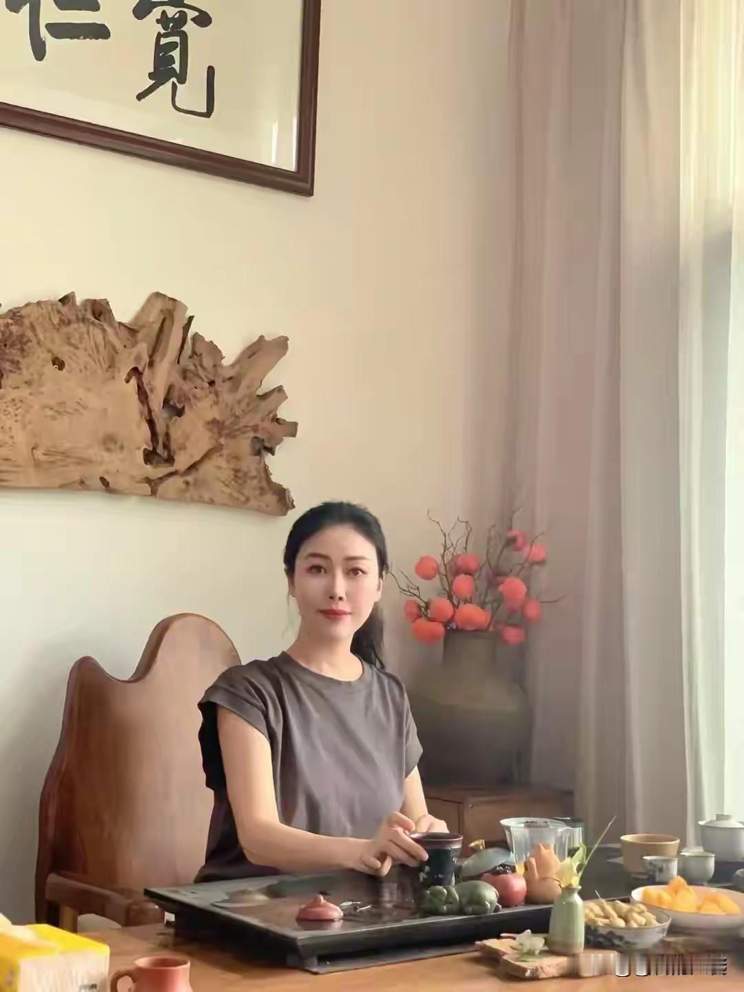 一句数落，压垮劳碌一生的老人闺蜜的公公前天喝药自杀了。原因是她公公出去干了