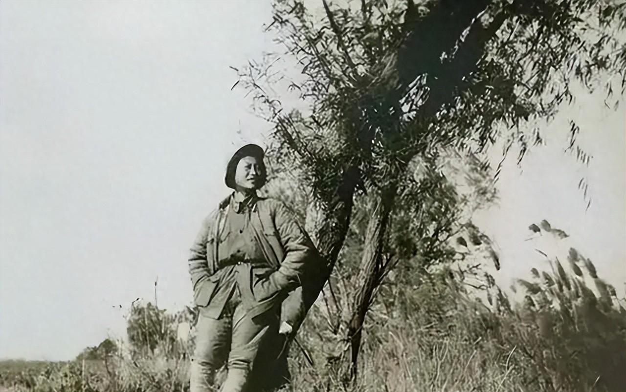 1941年夏，那个被带进来的男人，叫黄特，地主出身，军统背景，身份暴露后嘴里第一
