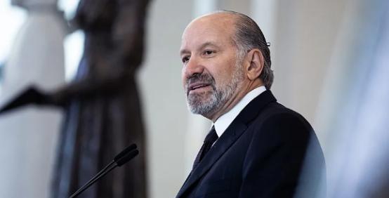 中美第四轮经贸谈判将在华盛顿开启为何中方点名不许美商务部长参加中方这次谈判前，