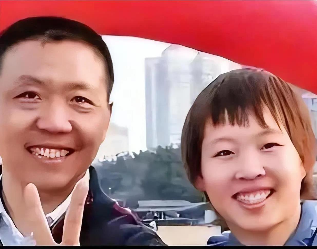 朱雨玲夺冠后，她爸一句话让全网沉默！谁能想到，女儿拿了冠军，当爹的第一反应