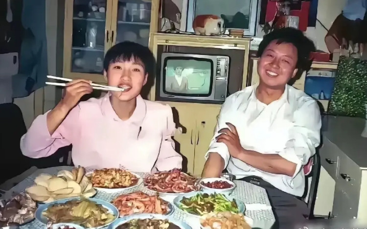 就这桌菜，在8090年代，属于什么水平？