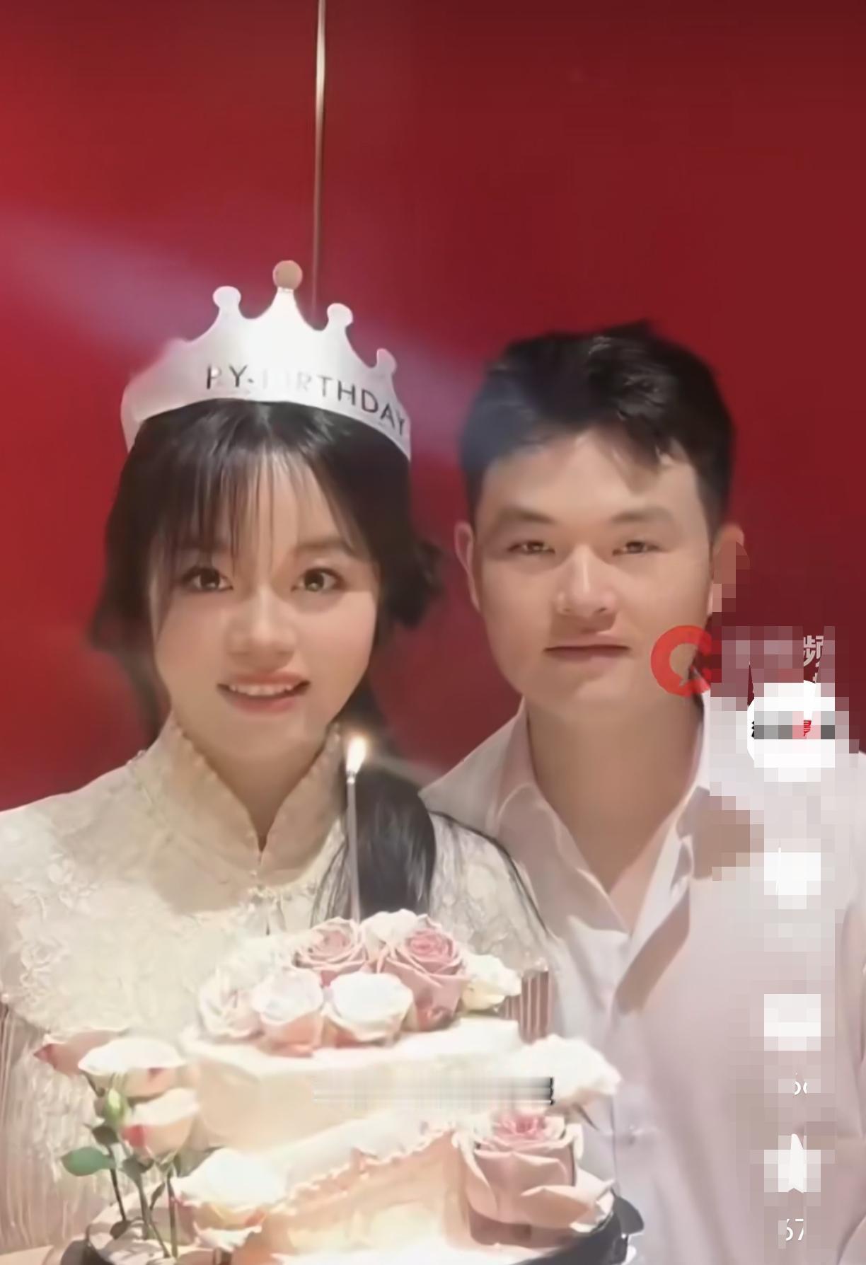 湖南，一对情侣瞒着家人悄悄领了结婚证，女方跟随男方回家，一声“妈”让婆婆愣在原地