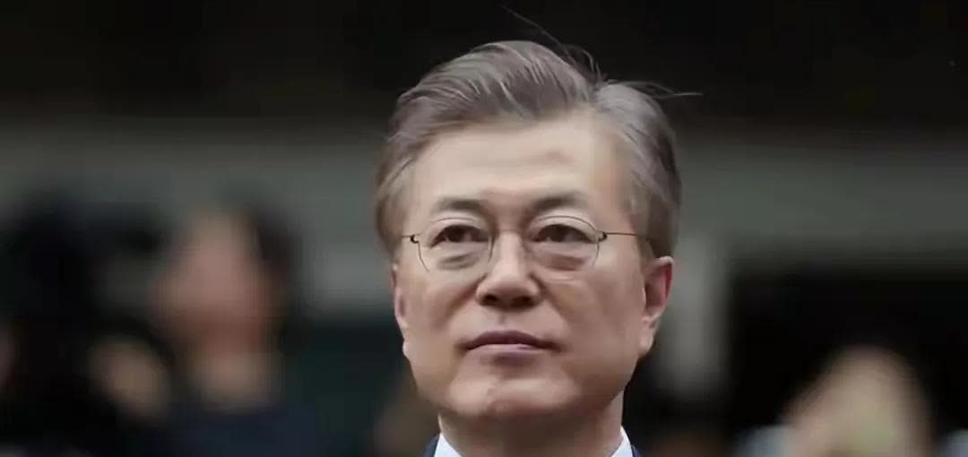 【快评】72岁文在寅发声：敲响韩国对华认知的警钟72岁的文在寅郑重发声，