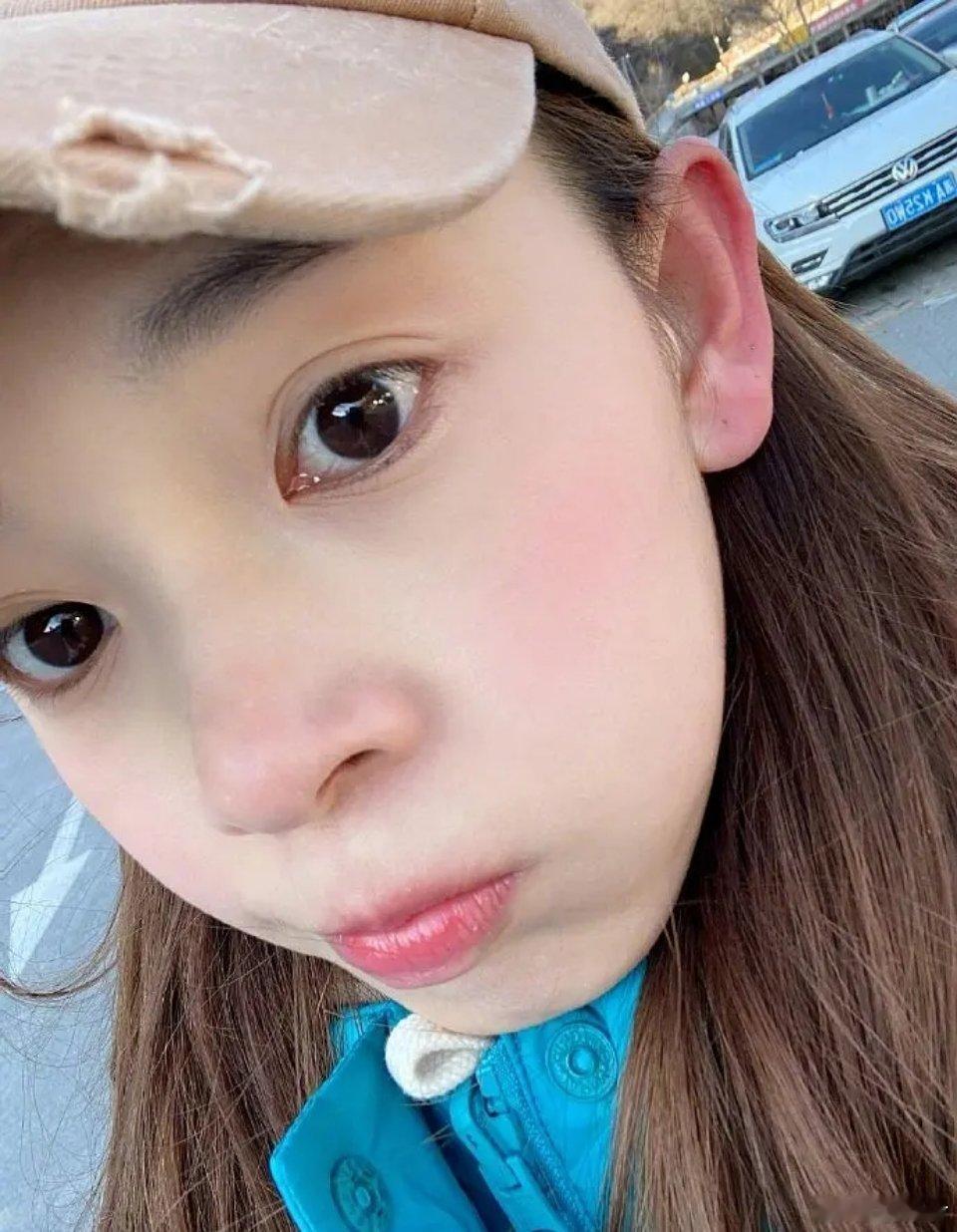 翻了一下陈瑶素颜出镜还挺多次的天生好底子，素颜真的也很能打