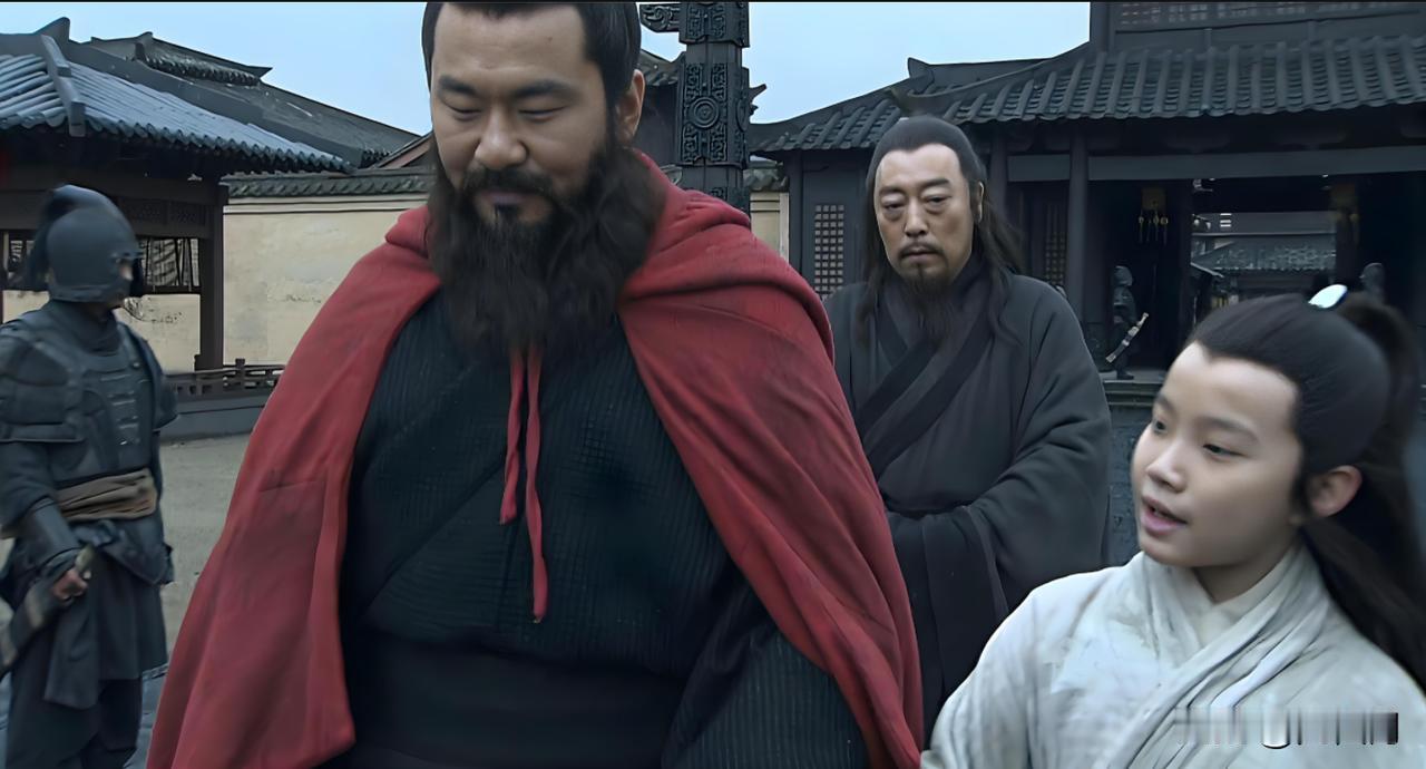 公元208年，13岁曹冲病逝，他的好友周不疑悼念后离开。曹操吩咐手下：“去把这个