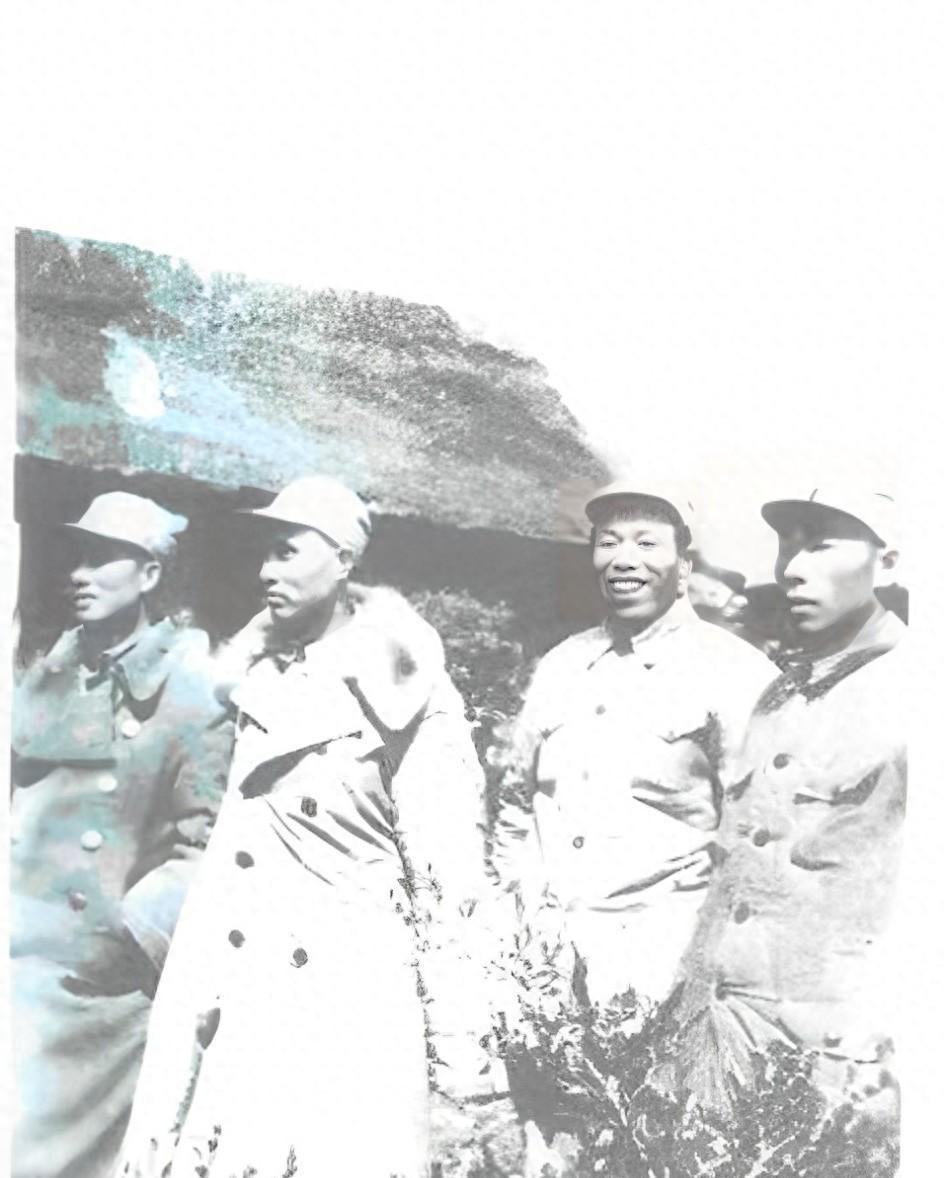 曾任中原军区第二纵队副司令的他，调往山东后当上师长，却不知自己还身兼军区副司令？