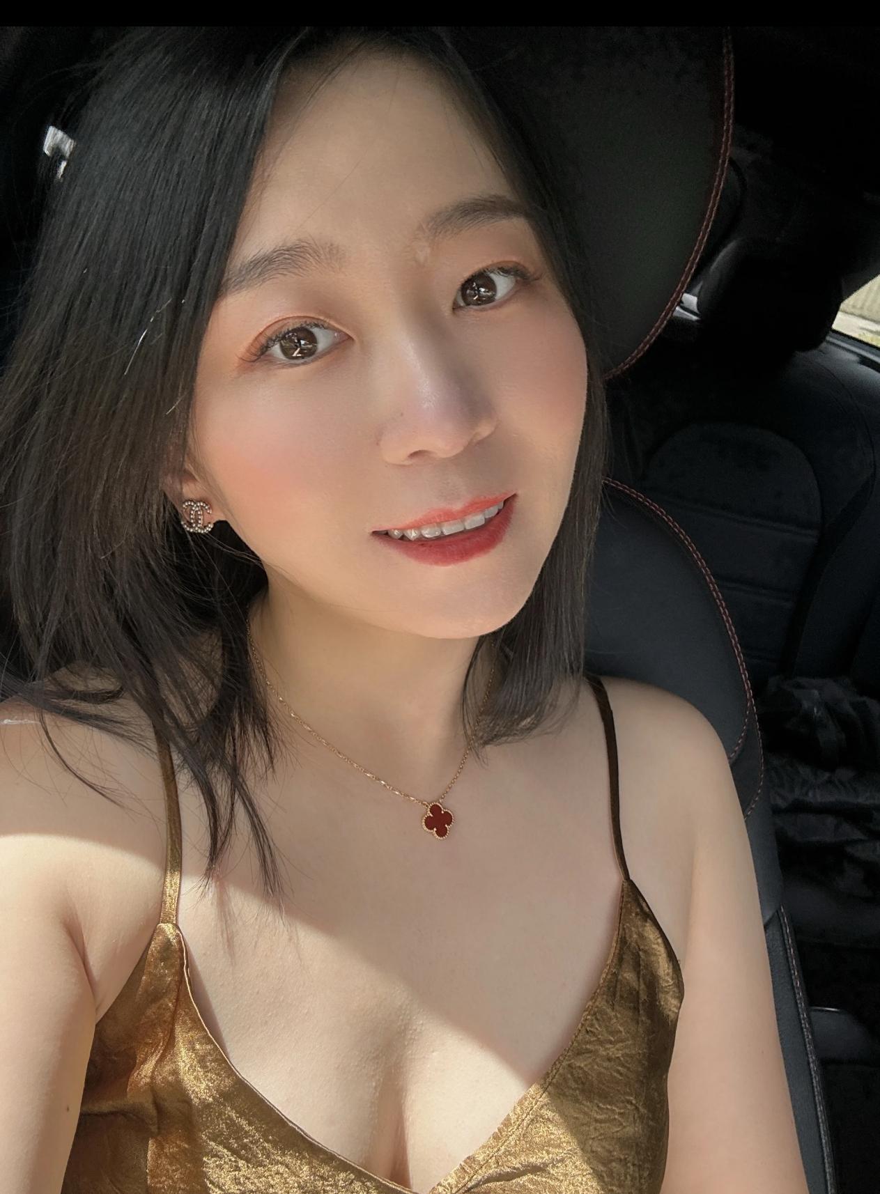 今天刷到一个帖子，直接给我看乐了。一位36岁的女士大吐苦水，说她39岁的老公