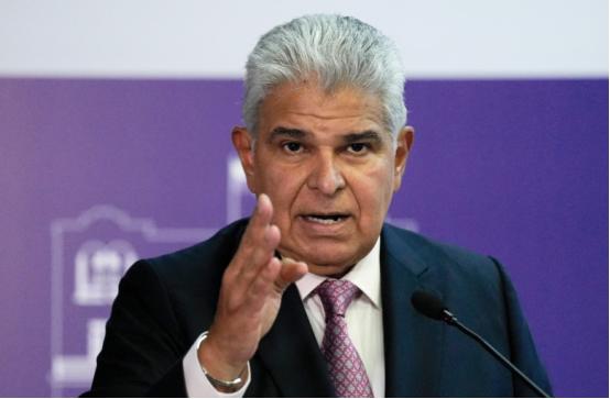 巴拿马总统支支吾吾，称没想跟中国起冲突，希望中方高抬贵手 当地时间9日，穆利