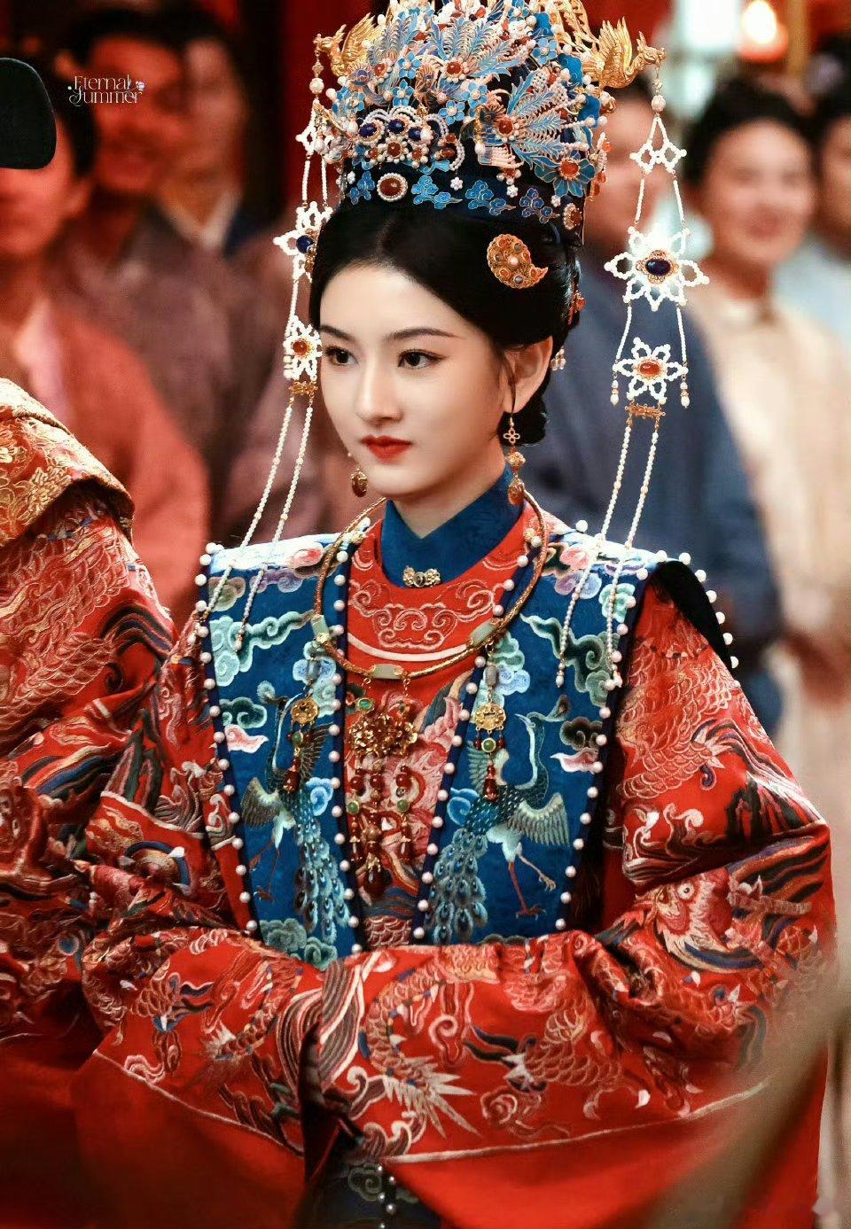 宋祖儿表妹万福婚服造型路透宋祖儿甄嘉芙婚服造型宋祖儿表妹万福婚服造型路透宋祖儿