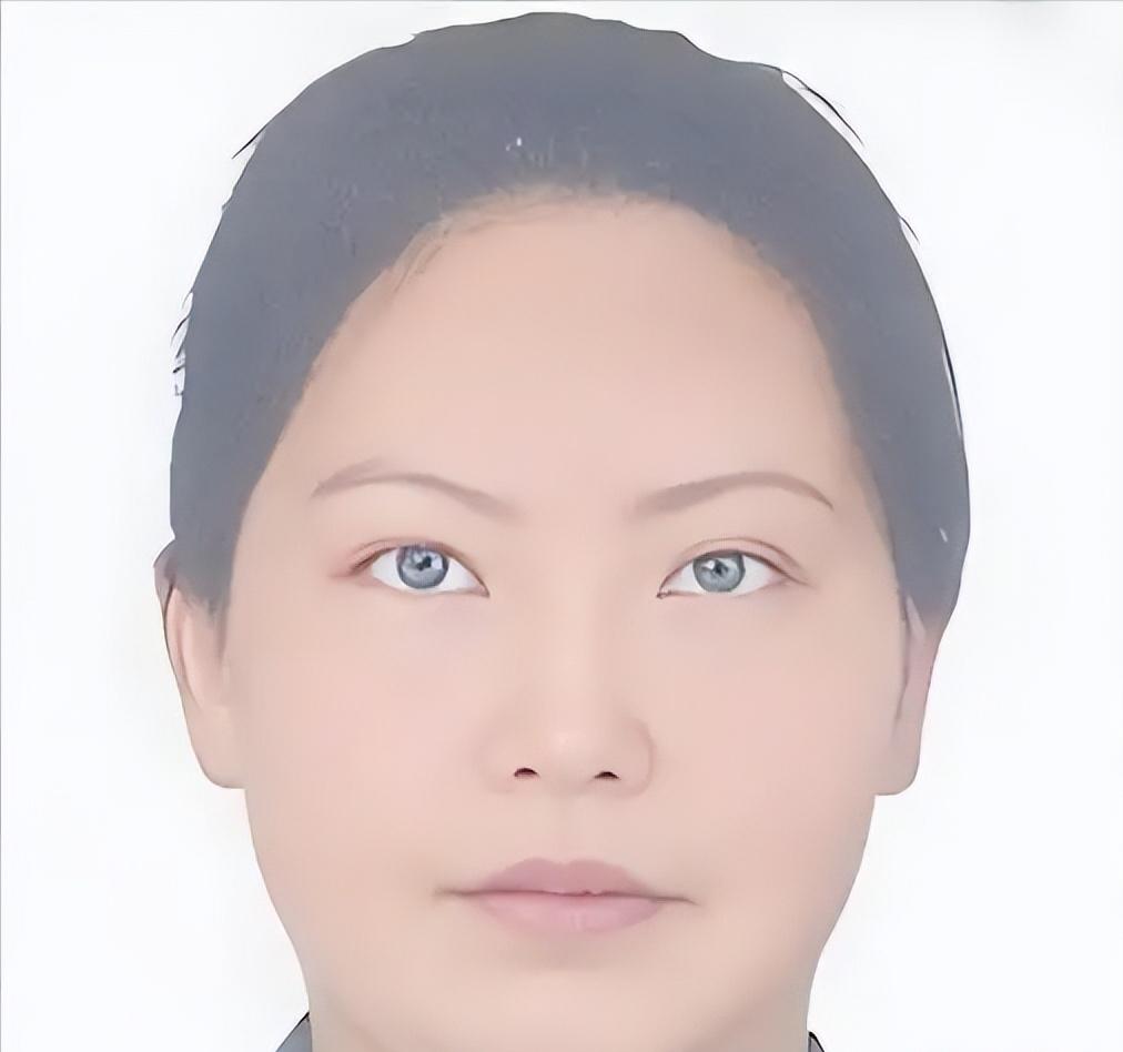 2006年，一个教物理的女人，43岁，身家千万，在自己的楼里凭空消失了。监控没