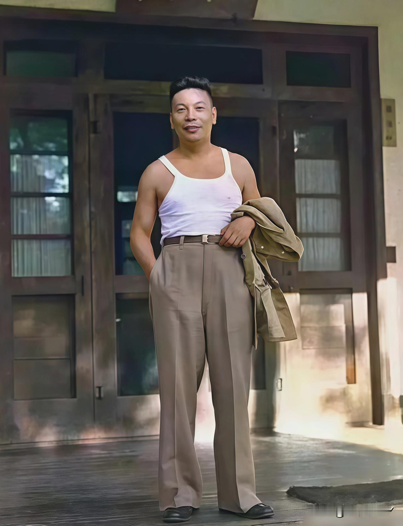 这才是蒋经国年轻时候的真实模样，大家看看呗！这并非演员饰演的，而是货真价实的真品