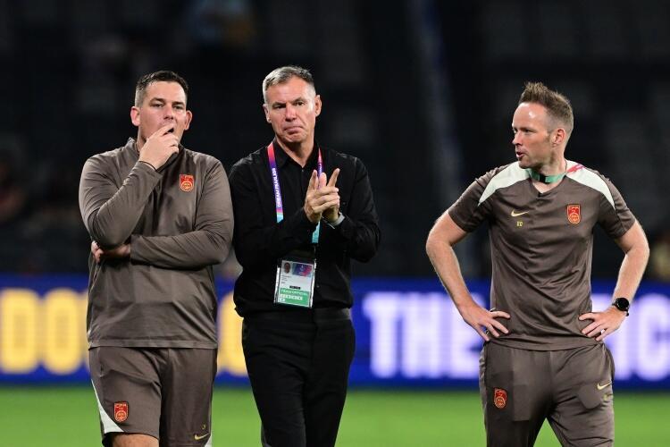 中国女足主帅米利西奇离任真的是意料之中，又带着点唏嘘的结局。亚洲杯半决赛1-2不