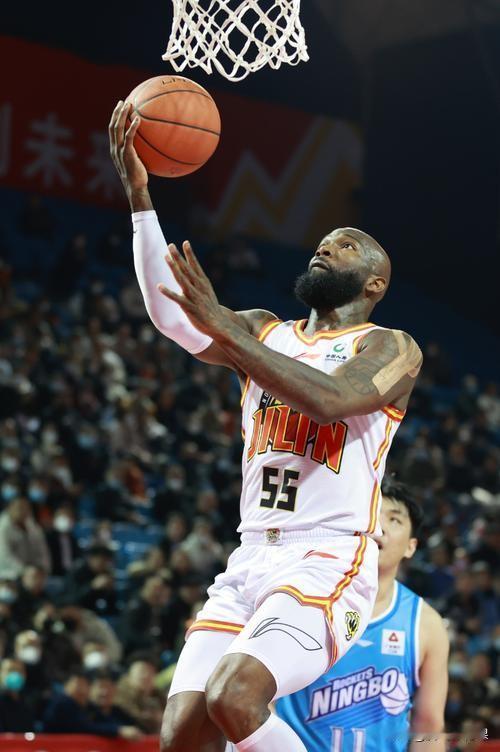 不可能摆烂！前CBA三双外援将在元旦后抵达中国。前吉林队三双外援琼斯在社交媒