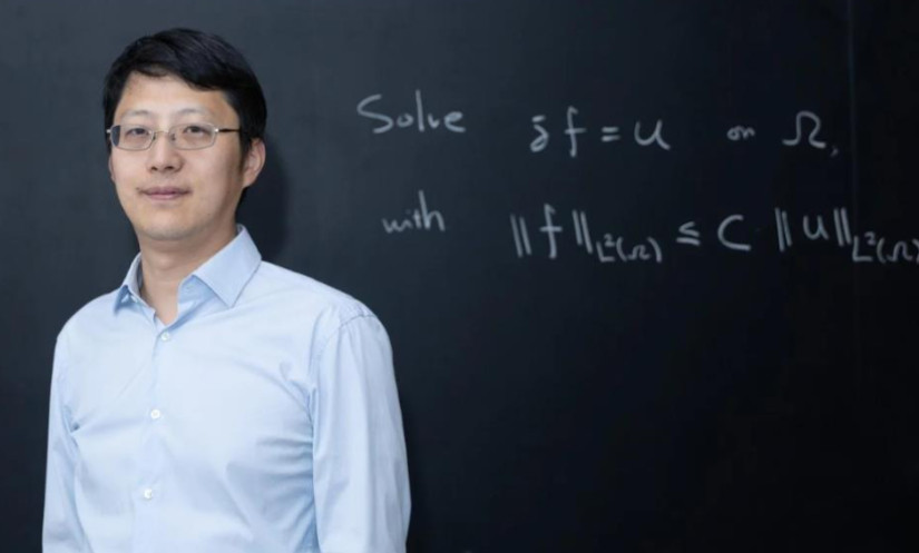 又一顶尖美籍科学家回中国，学术能力令白宫不安！美国锡拉丘兹大学看了12年雪的数学