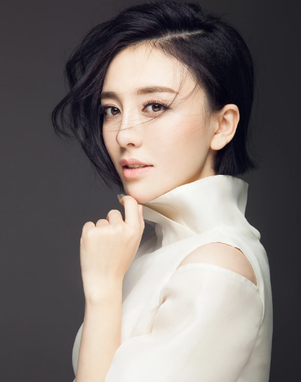 于朦胧这事，让我想起来一位女演员，这个女演员之前跟乔ren梁合作过，乔出事三年